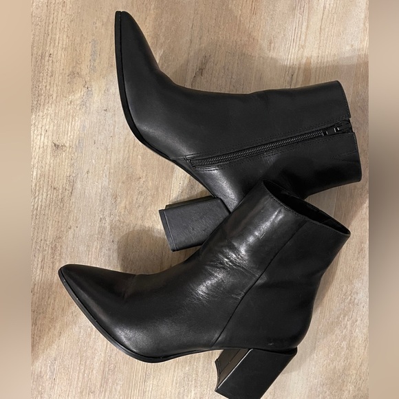 Aldo booties - Picture 1 of 6